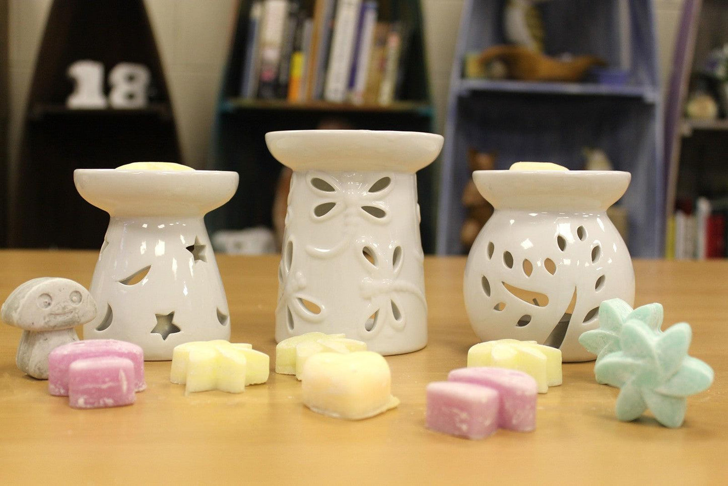 Sm Classic White Oil Burner - Moon & Star - DuvetDay.co.uk