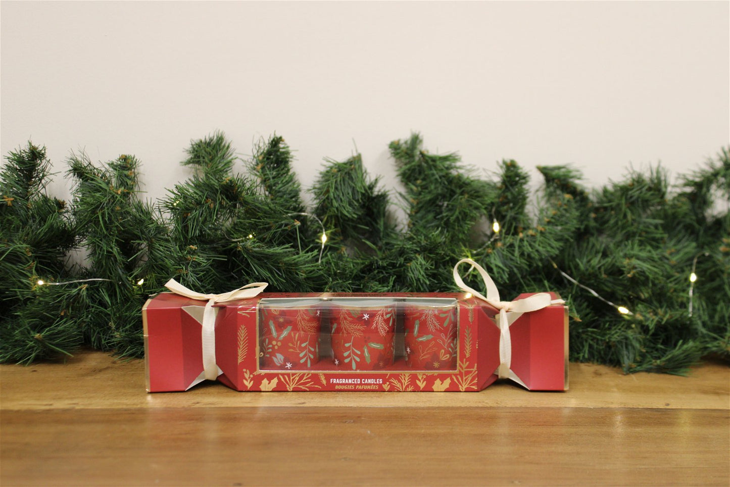 Cracker Gift-box with Winter Berry Candle-pots